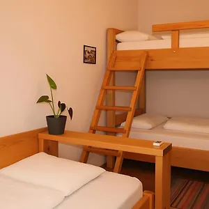 Apartamento Cozy Big With Balcony Tirana
