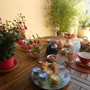 Couette-café Les Hirondelles Chambres D'hotes Serres (Hautes-Alpes)